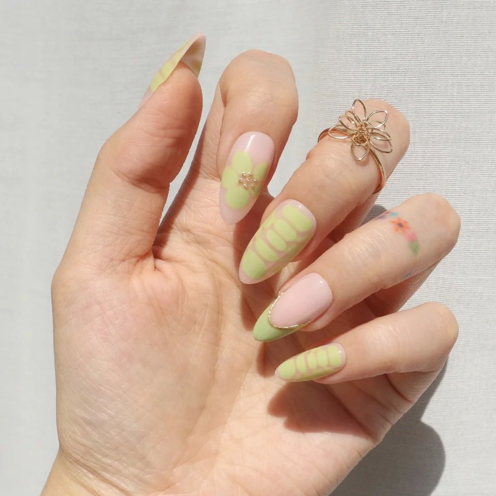 Nail Reformation 30pc Press On Nails Green French Tip Floral Almond Shape Kit